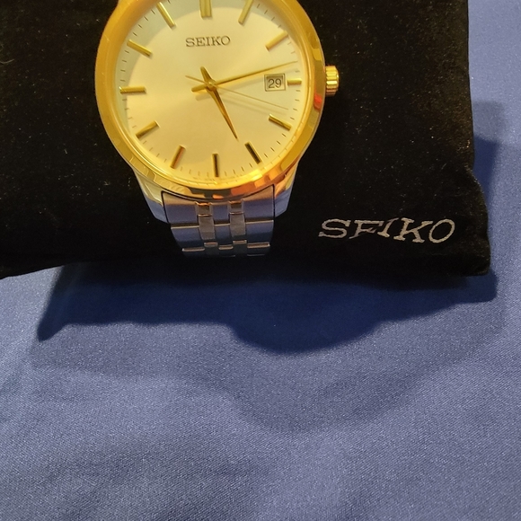 Seiko Datejust men's 2-tone quartz watch - Picture 7 of 7